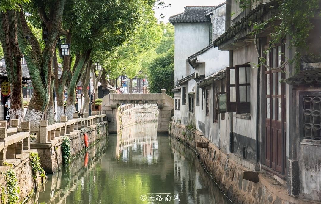 相亲认识一个月没确定关系还要继续吗？游戏画面